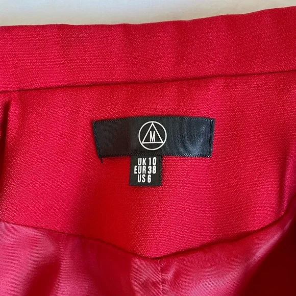 Red suit - Picture 6 of 6